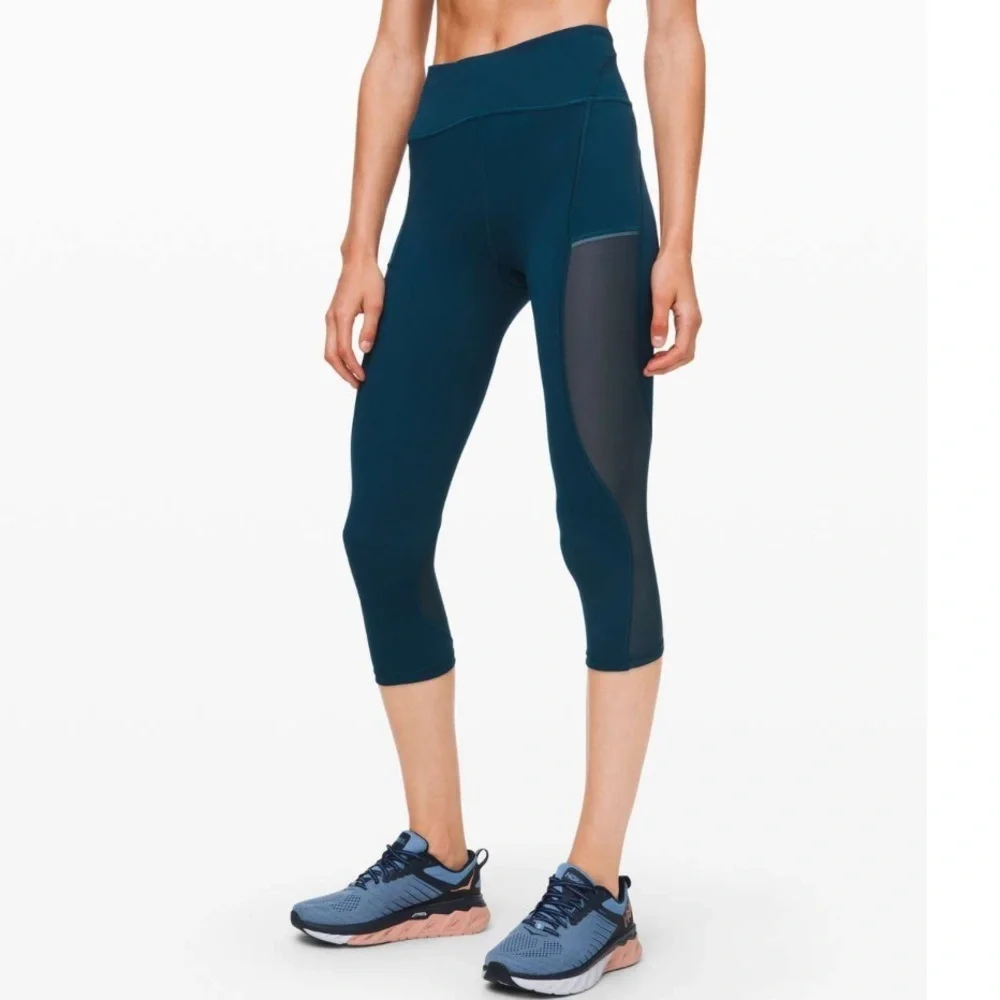 Lululemon always airy High-Rise Run Crop Leggings 19” size 4 night diver
